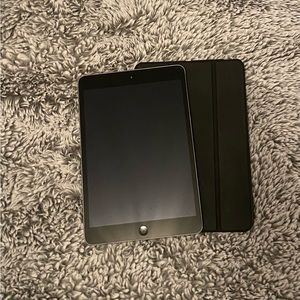 IPad Mini 2 - with Smart Cover case